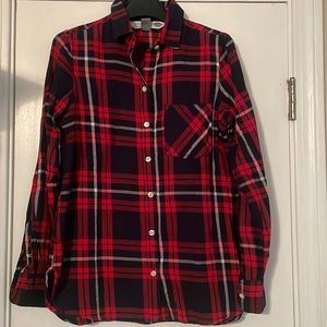 Old Navy Classic Fit Navy & Red Plaid Flannel Button Down